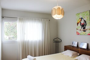 4 bedrooms, soundproofing, iron/ironing board, WiFi