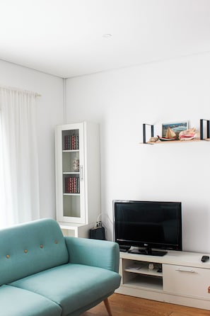 Téléviseur, foyer, lecteur de DVD