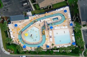 Piscine intérieure, piscine extérieure