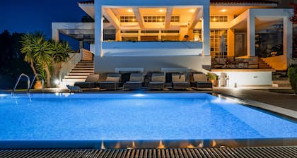 Rhodes, Luxueuse villa de 4 chambres, piscine privée, 10 personnes