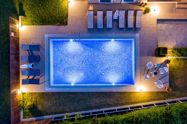 Outdoor pool, pool loungers