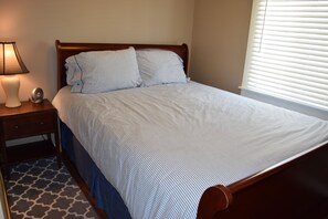 2 chambres, fer et planche à repasser, Wi-Fi gratuit, draps fournis