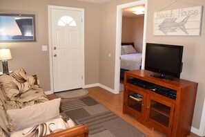 2 bedrooms, iron/ironing board, free WiFi, bed sheets - 345 Hinds: 2 BR, 1 BA House in Pismo Beach, Sleeps 4 (Pismo Beach)