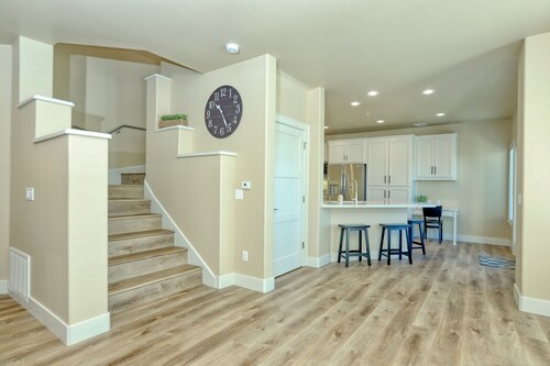 Spacious & Modern Downtown Pismo Beach Townhouse