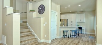 Spacious & Modern Downtown Pismo Beach Townhouse