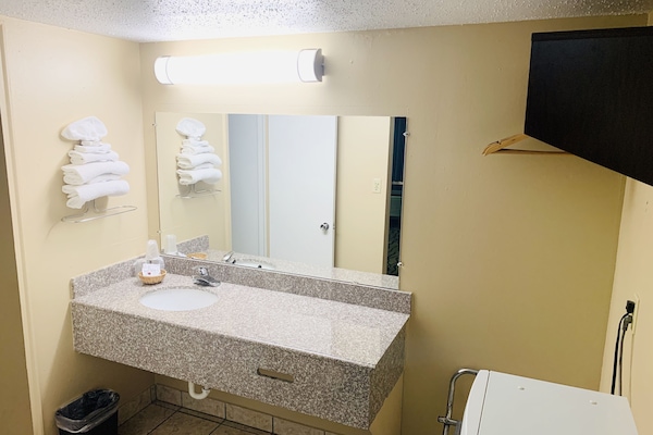Bathroom sink