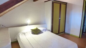 4 bedrooms - Seignosse Les Bourdaines, “Bouharde” villa, 2 stars, sleeps 10, quiet location, walking... (SEIGNOSSE)