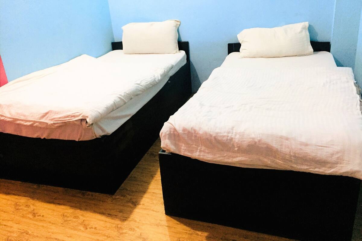 Iron/ironing board, WiFi (free), bed sheets