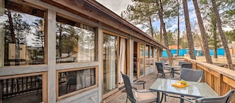 Central Ruidoso Mountain Home, Steps to Downtown