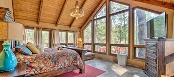 Central Ruidoso Mountain Home, Steps to Downtown