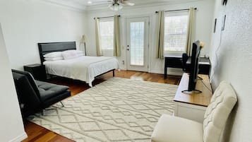 2 bedrooms, desk, iron/ironing board, free WiFi