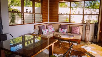 Villa Gumamela | Living area | Flat-screen TV