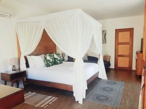 Villa Lubi Lubi | In-room safe, individually decorated, individually furnished, desk - Halamanan Residences (Panglao)