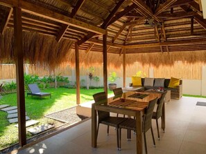 Villa Kalachuchi | In-room dining - Halamanan Residences (Panglao)