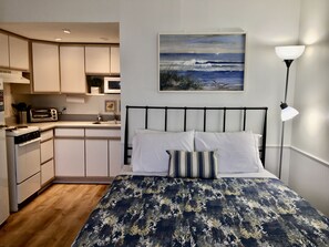 Silitysrauta/-lauta, Wi-Fi, vuodevaatteet