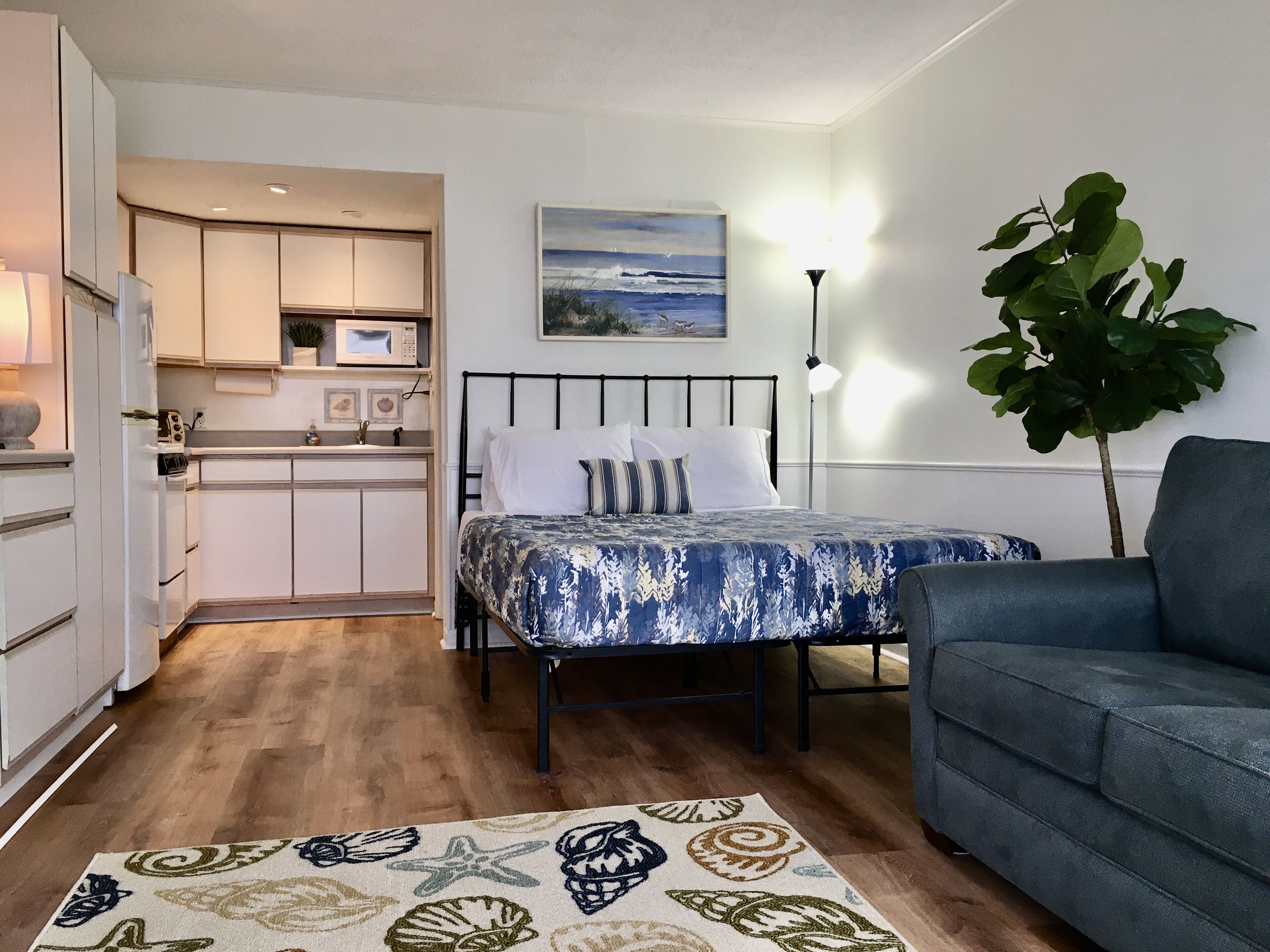 Direct Sound Water View and Beach Access_WiFi_Kitchen_Pool