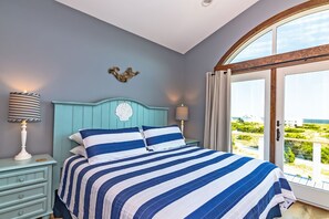 5 bedrooms, WiFi, bed sheets