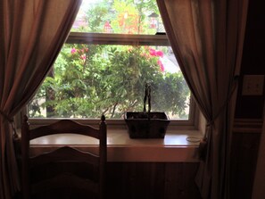 Premium Double Room | Premium bedding, pillowtop beds, free WiFi, bed sheets - Arden Forest Inn (Ashland)
