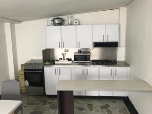 Private kitchen - HABITACIONES EN MILAN (Manizales)