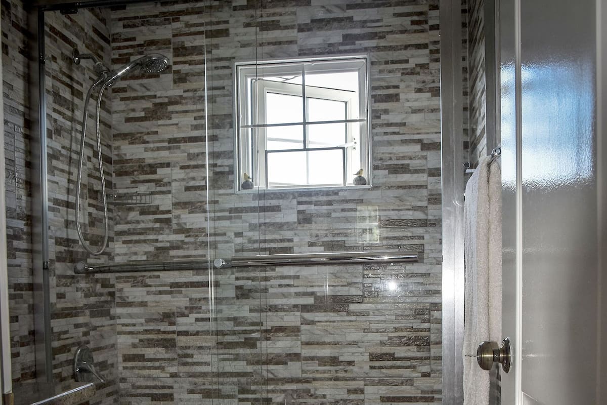 Classic Townhome | Bathroom