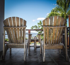 Classic Townhome | Terrace/patio - Sunshine Getaway house (Kingston)