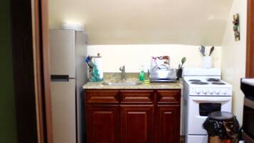 1 bedroom, individually decorated, individually furnished