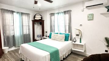 3 makuuhuonetta, silitysrauta/-lauta, ilmainen Wi-Fi, vuodevaatteet