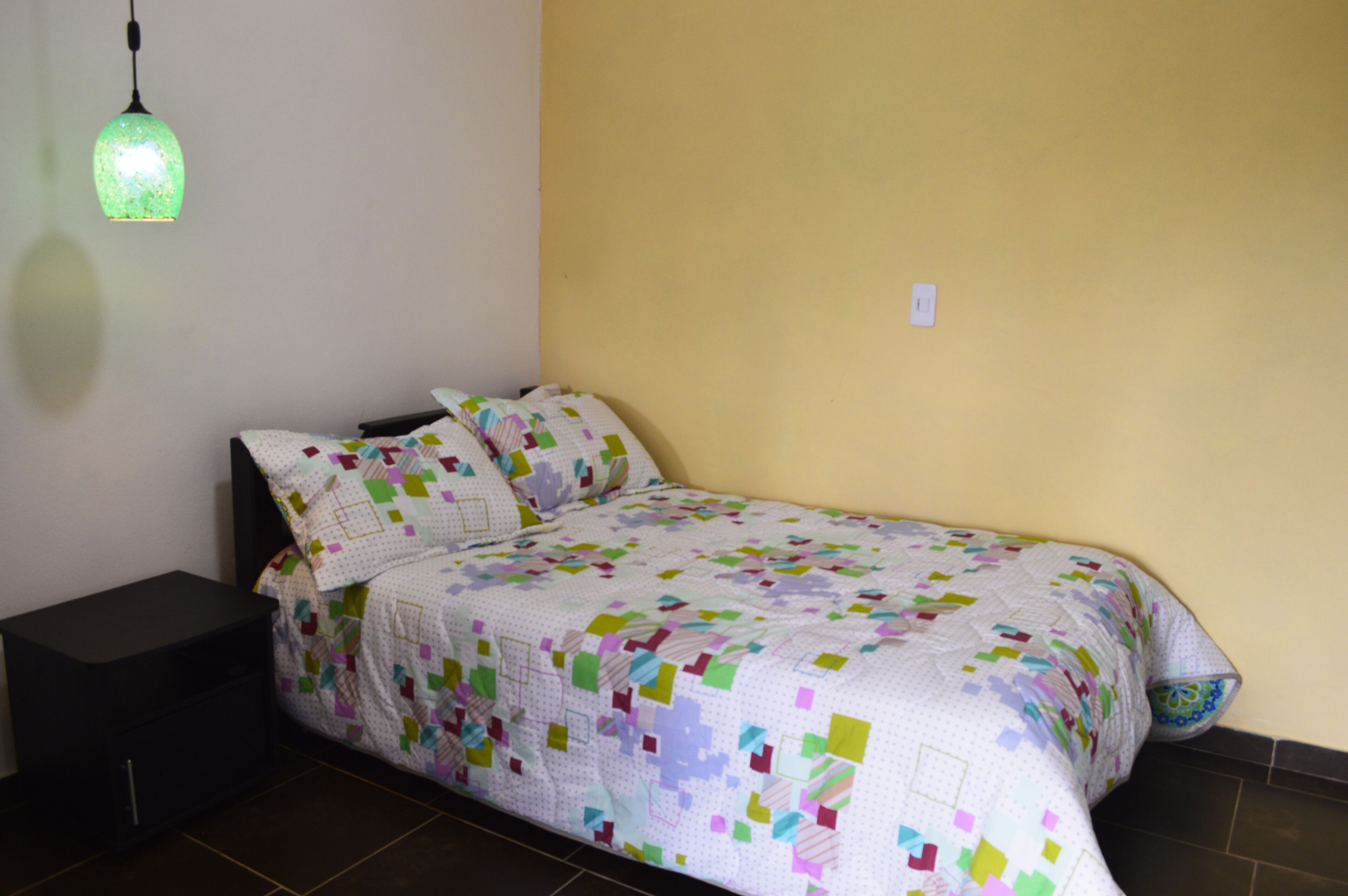 1 habitación, internet y ropa de cama 