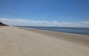 Plage à proximité, chaises longues