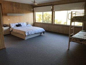 4 bedrooms, desk, iron/ironing board, WiFi