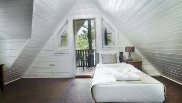 2 bedrooms, premium bedding, down duvets, in-room safe