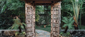 Best in Chiangmai, Modern Love Villa, Garden paradise, Pool, Free breakfast, car