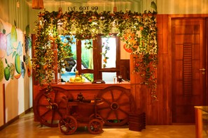 บาร์ริมสระว่ายน้ำ