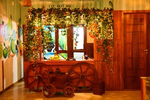 Bar junto a la piscina