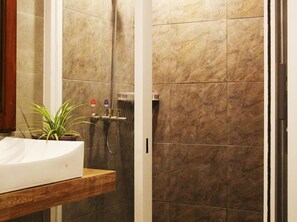 Deluxe Double Room | Pancuran Bilik Mandi