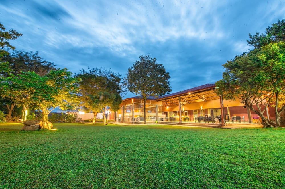 Hotel Mahanuge