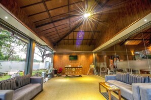 Télévision LED de 29 pouces avec chaînes par satellite, télévision