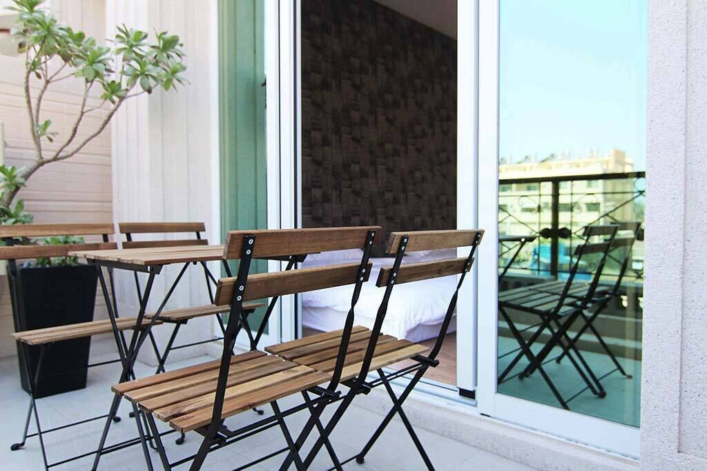 機械四人房 | 書桌、隔音、免費無線上網、床單