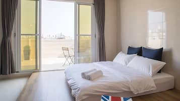 Standard Quadruple Room | Desk, soundproofing, free WiFi, bed sheets
