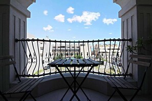 Bureau, chambres insonorisées, Wi-Fi gratuit, draps fournis