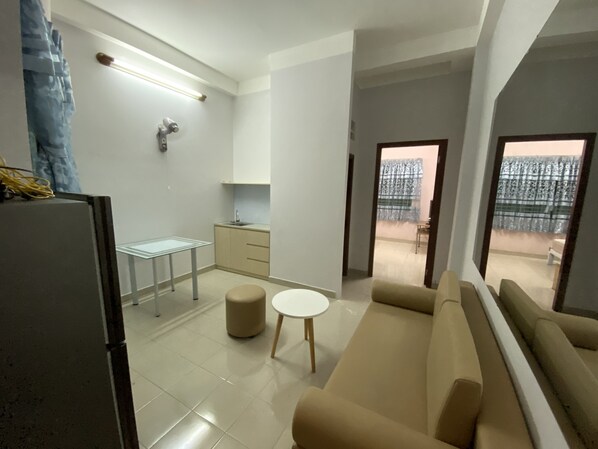 TV - 01 BED ROOM APARTMENT ON 1ST FLOOR (HCMC)