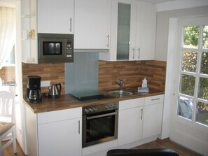 Fridge, microwave, oven, dishwasher - Green area 33 flat 7 (Wyk auf Föhr)