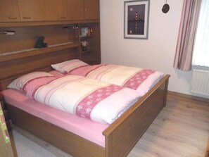 2 chambres, lit parapluie, Wi-Fi, draps fournis