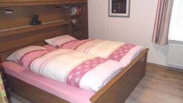 2 dormitorios, cuna de viaje, wifi y ropa de cama