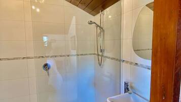 Shower, bidet, towels, soap