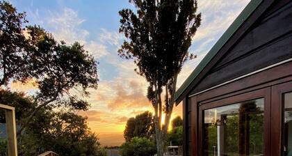Raglan View Cottage with Spa Pool