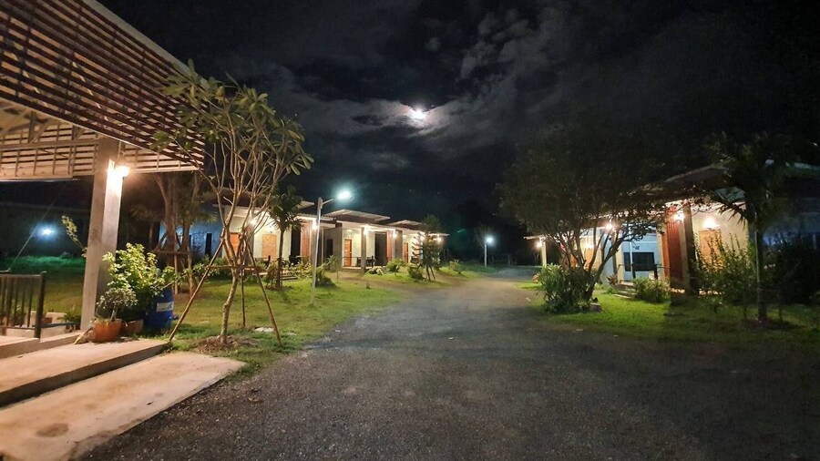 B Tel Chomthong Resort Chiang Mai