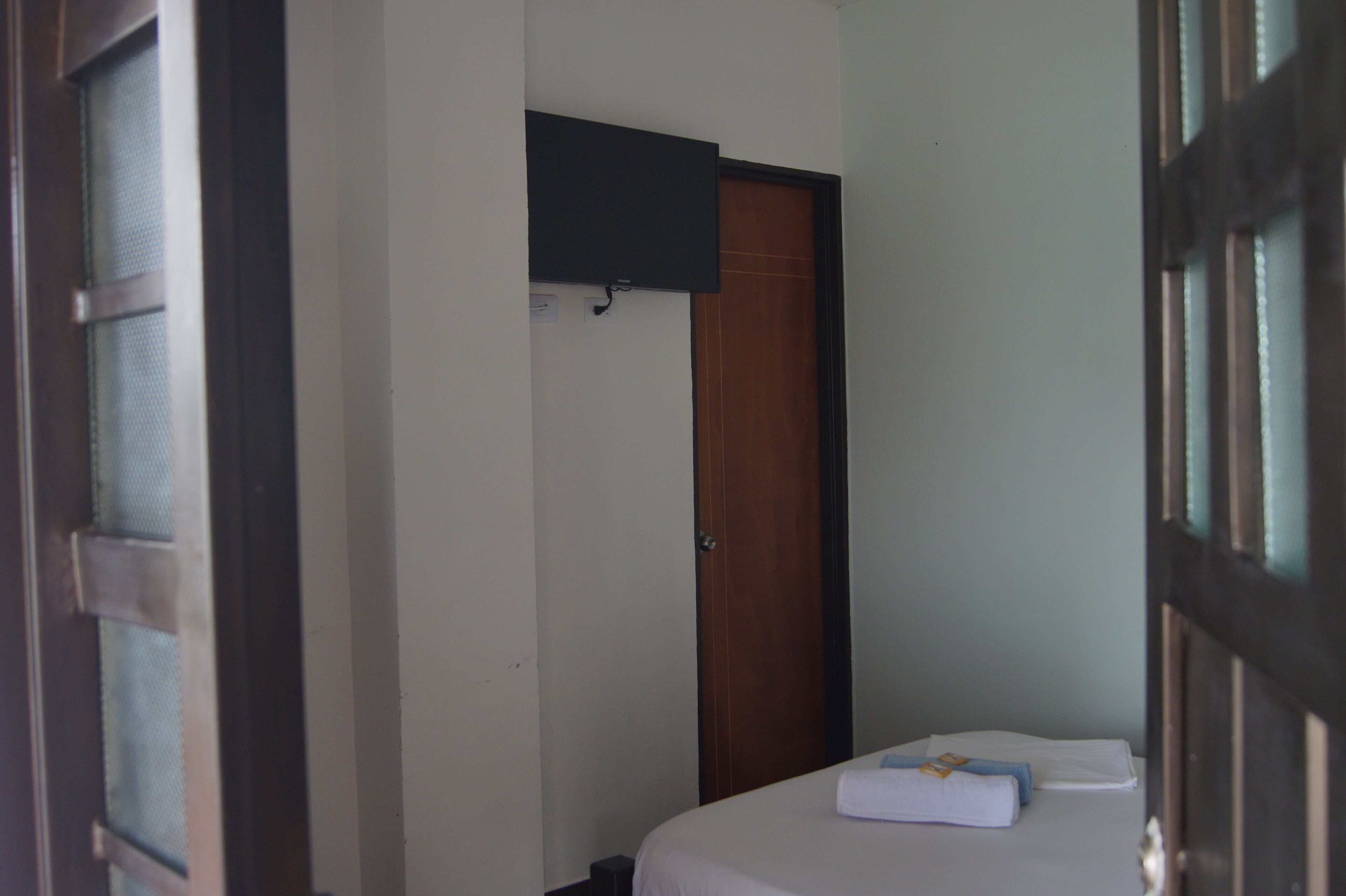 1 bedroom, internet, bed sheets