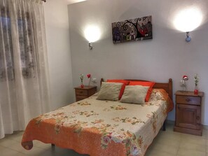 2 Schlafzimmer, Bügeleisen/Bügelbrett, Reisekinderbett, kostenloses WLAN