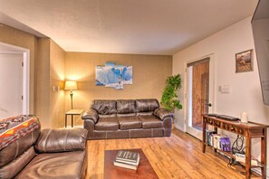 TV, fireplace - 2 Blocks to Skiing & MTB: Angel Fire Condo (Angel Fire)